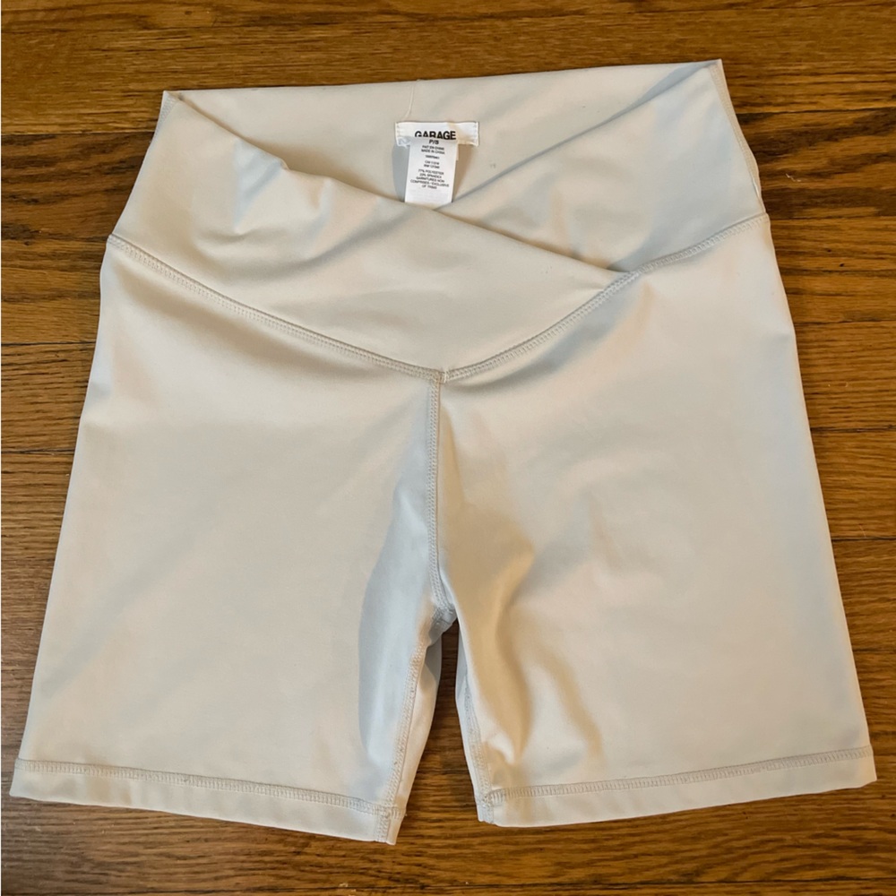 Garage Tan/Cream Crisscross Waistband Bike Shorts